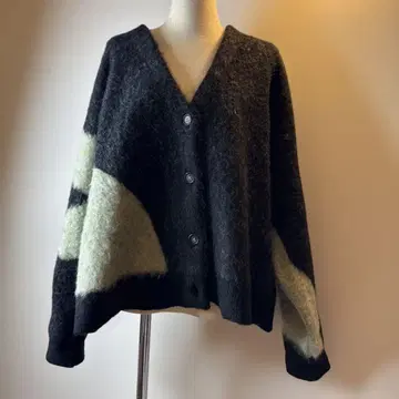 이번 시즌 새상품 크누 스머프 인플루언서 브랜드 니트 가디건