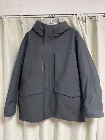 그레이 다운 자켓 후드 부착 유니클로