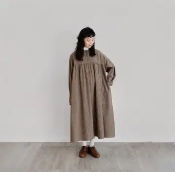 늑대와 올빼미 올빼미와 어제의 비와 수레바퀴 자국 개더 원피스 브라운