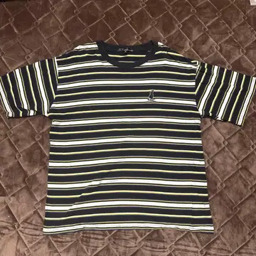 멀티 보더 원포인트 자수 T셔츠