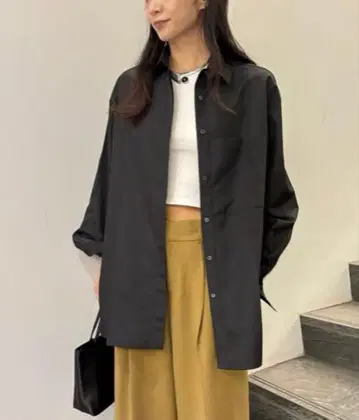 스터닝 루어 하이넥 셔츠