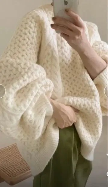 오버 사이즈 허니콤 니트 아이보리 볼륨 슬리브 니트 스웨터