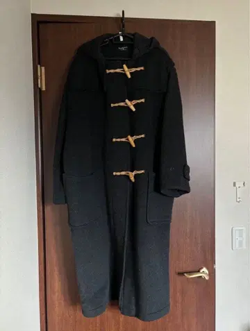 마가렛 하우엘 더플 코트