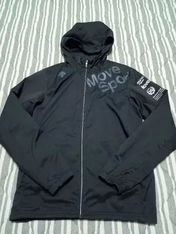 데상트 사이즈 M 점퍼