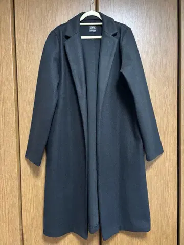 ZARA 블랙 체스터 코트
