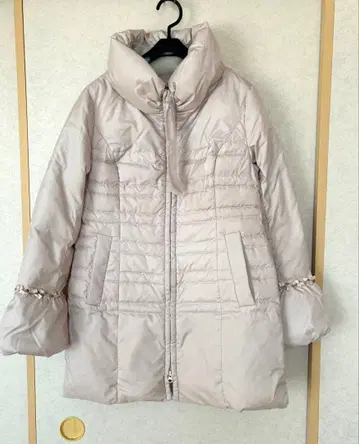 알마앙로즈 잡지 게재로 인기 실루엣이 깔끔한 다운 코트