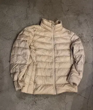 유니클로 울트라 라이트 다운 사이즈 XL