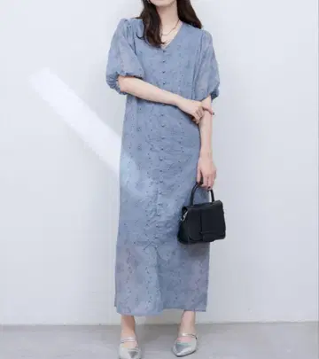 꽃 자수 프론트 버튼 V넥 원피스 블루