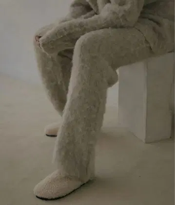 택 포함 새상품 ETRE TOKYO 쉐이빙 니트 팬츠 베이지