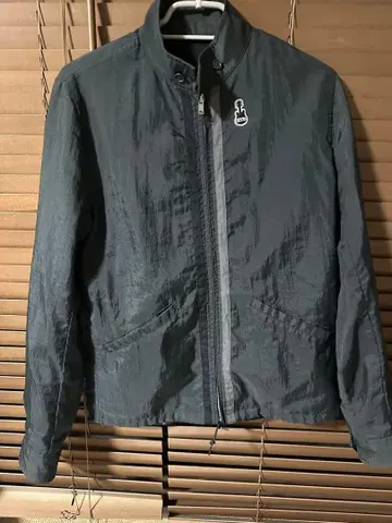 그레이 나일론 자켓 기타 자수