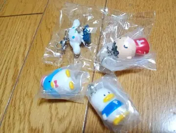 산리오 메지루시 액세서리 가챠 4개 세트
