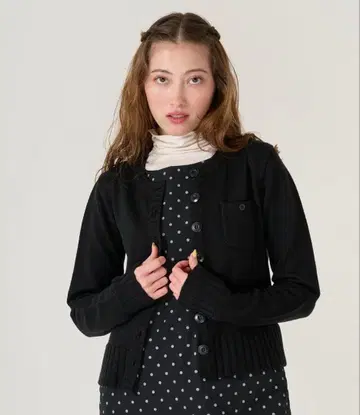 TINA:JOJUN 포켓 부착 안티필링 가디건 블랙