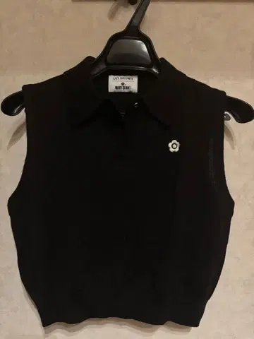 LILY BROWN x MARY QUANT 슬리브리스 스웨터