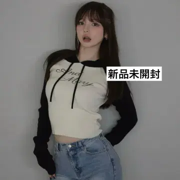 andmary Letter mary logo tops