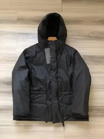 테아토라 수베니어 블랙 다운 자켓