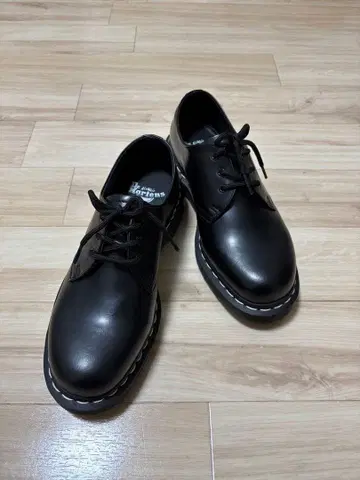 닥터 마틴 3홀 화이트 스티치 1461 UK7 26cm