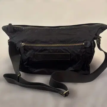 페리제 블랙 나일론 숄더백 중형