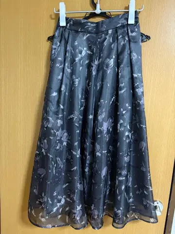 내추럴 뷰티 베이직 꽃무늬 플레어 스커트 M