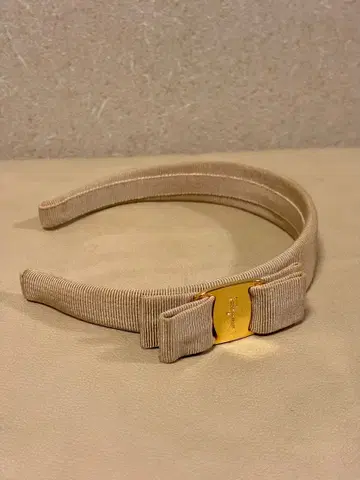 페라가모 스카프링과 머리띠