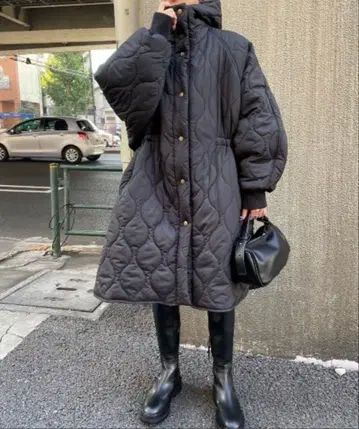 AIC. 충전솜 퀼팅 오버 사이즈 코트