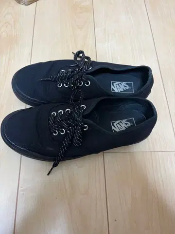 Vans 블랙 스니커즈