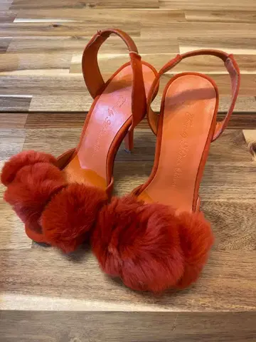 TSURU by MarikoOikawa 오렌지 퍼 하이힐 샌들