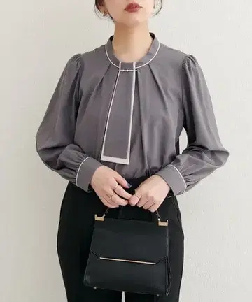 내추럴 쿠튀르 멀티 WAY 보타이 배색 블라우스