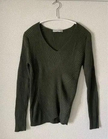 Gunn Johansson 건 요한손 V넥 니트 긴팔