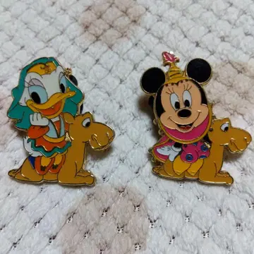 미키와 데이지 핀 배지 2개 세트