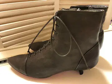 그레이 가죽 스틸레토 부티