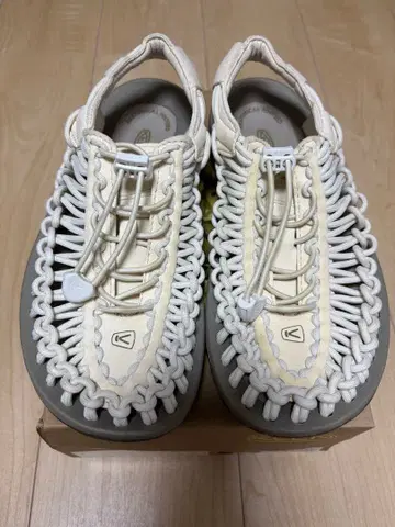 KEEN UNEEK 화이트