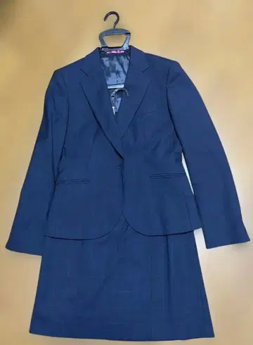 LES NUES 다크 블루 네이비 체크 스커트 수트