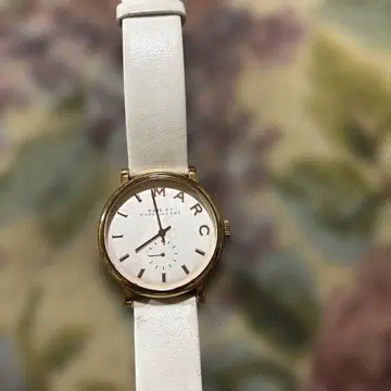 MARC JACOBS 화이트 가죽 손목시계