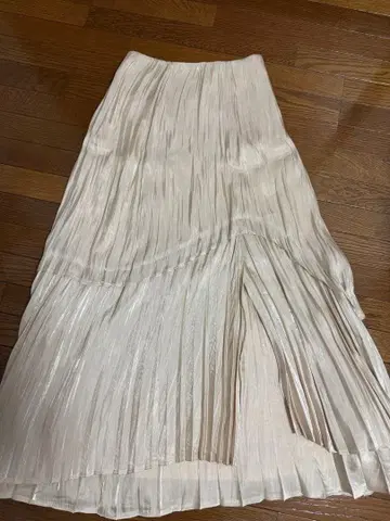 SNIDEL 아이보리 플리츠 스커트