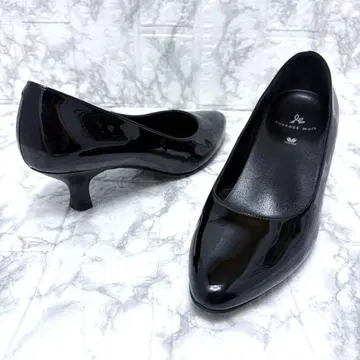 새상품급 와코루 서세스워크 에나멜 펌프스 힐 약 5.0cm
