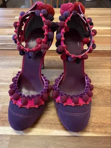 TSURU by Mariko Oikawa 폼폼 퍼플 하이힐