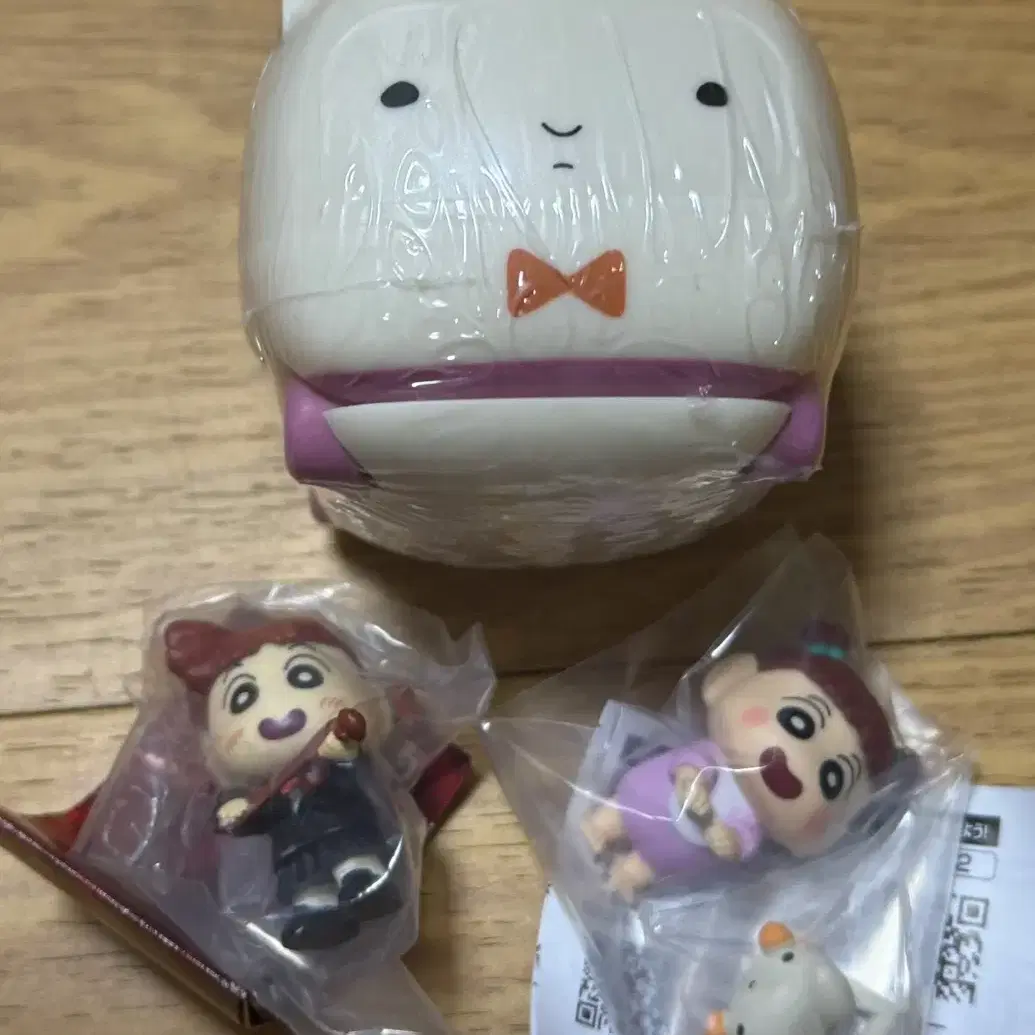 Shinchan Yuri Gacha 3 pieces bulk