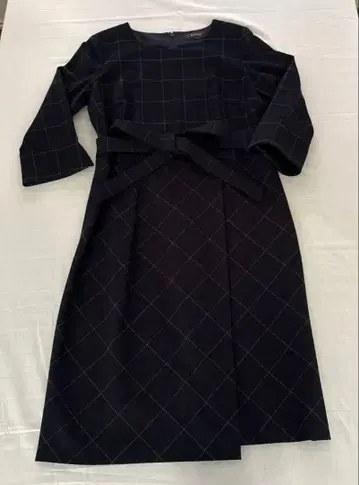 가을 겨울용 네이비 체크 무늬 원피스