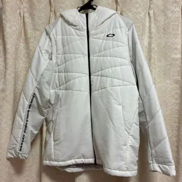 새상품급 Oakley 화이트 퀼팅 자켓