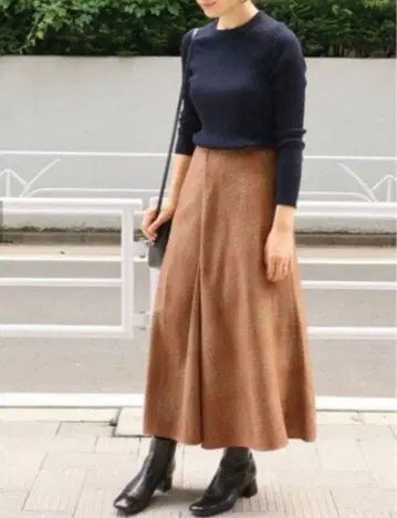 새상품급 IENA W/ACE 랜덤 플레어 스커트 36