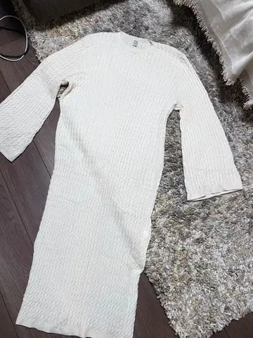 TOTEME 아이보리 케이블 짜임 니트 원피스