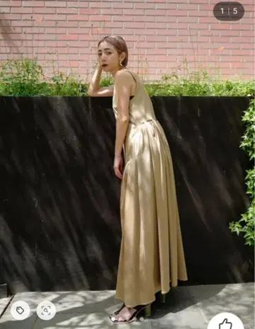 UN3D. 언이븐니스 개더 원피스