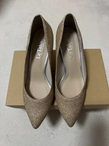 Le Talon 골드 하이힐 펌프스