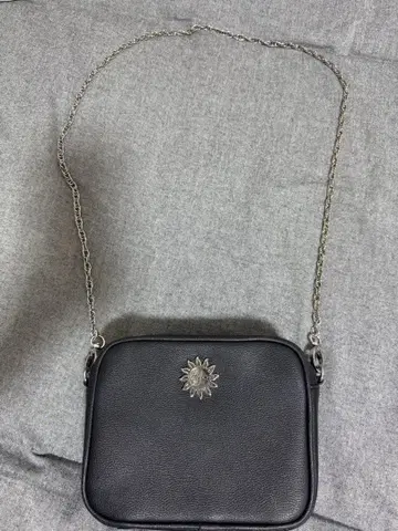 [ 새상품급 정품 ] EVRIS 블랙 숄더백