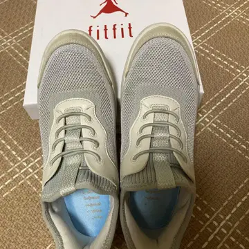 fitfit 그레이 스니커즈
