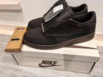 Travis scott 벨벳 브라운