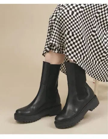 새상품급! 블랙 사이드 고어 숏부츠