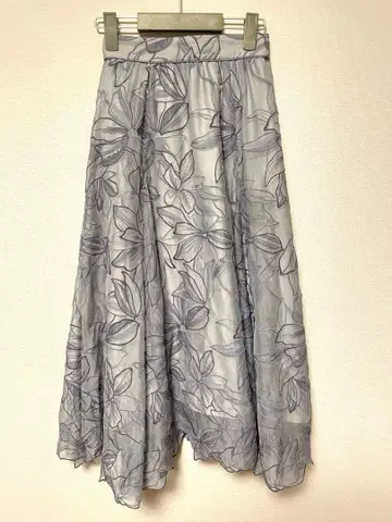 꽃무늬 시스루 롱 스커트 Apuweiser-richi