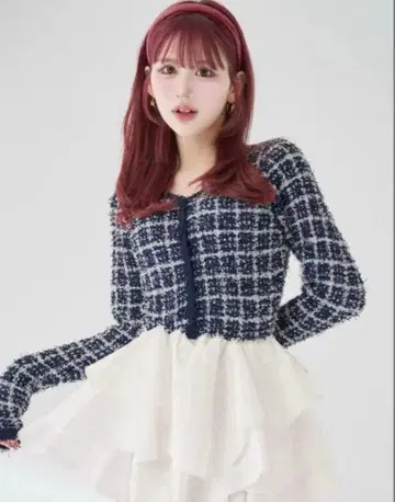 Darich 볼륨 프릴 트위드 니트 미니 원피스