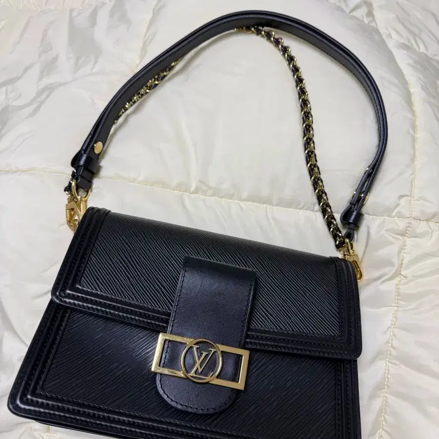 Louis Vuitton Dauphine MM Epi